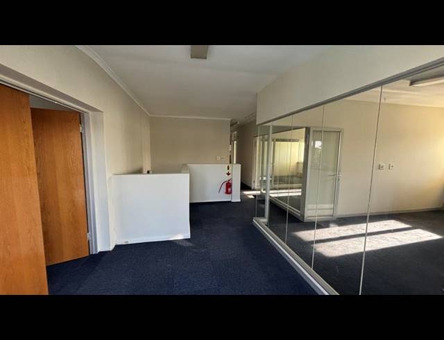 BUSINESS PROPERTY TO RENT IN FORESHORE